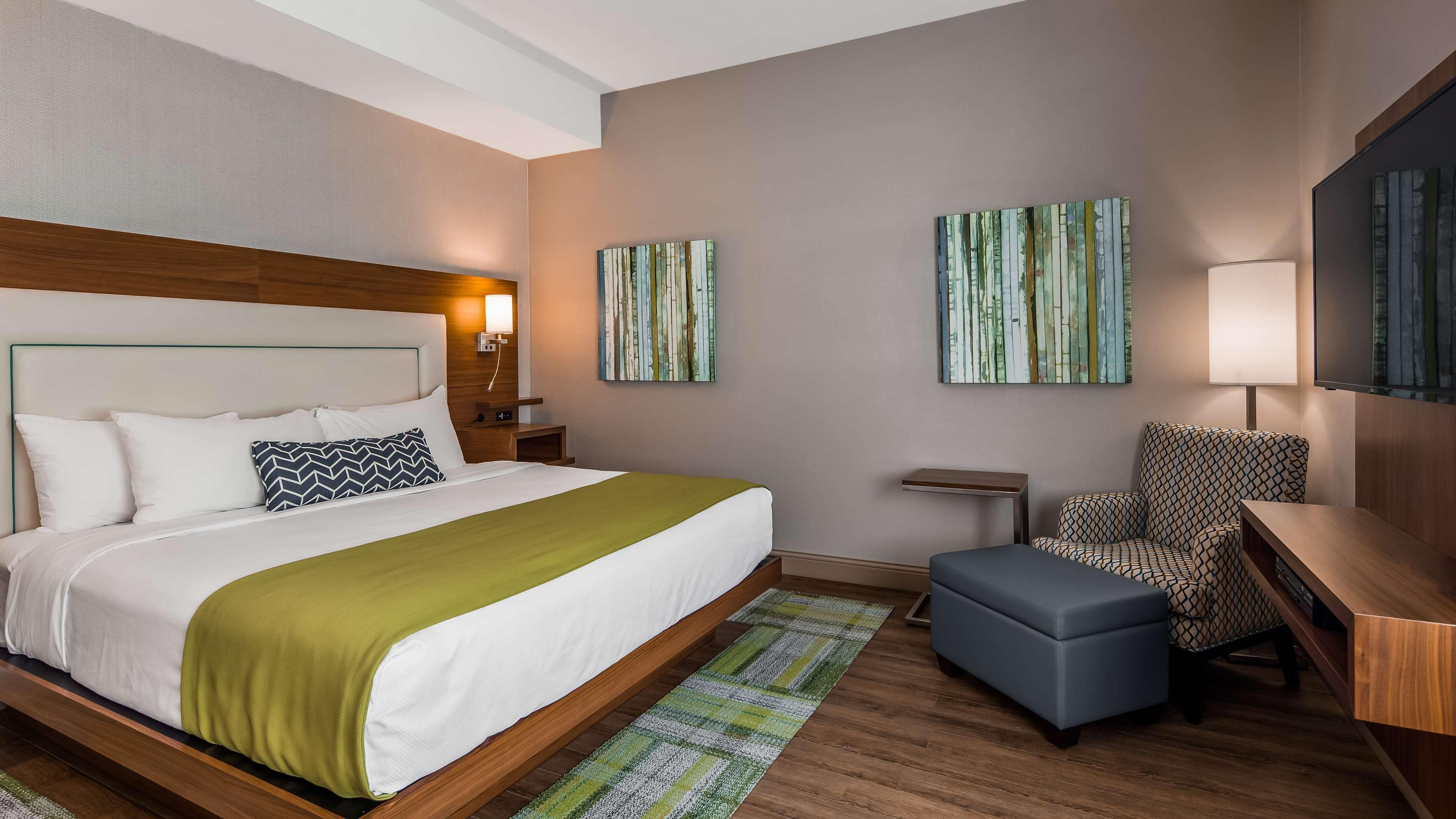Best Western Plus Mont-Laurier Exterior photo