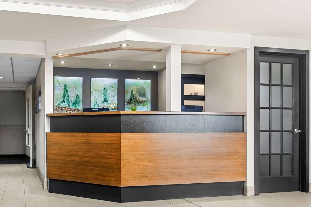 Best Western Plus Mont-Laurier Interior photo